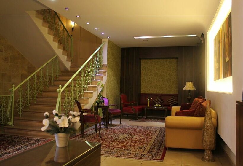 هتل Canari De Byblos