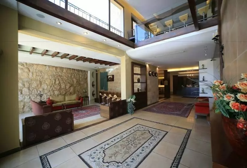 هتل Canari De Byblos