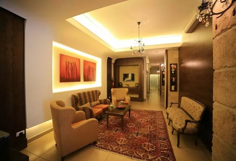 هتل Canari De Byblos