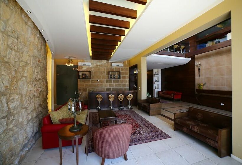 هتل Canari De Byblos