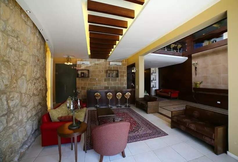 هتل Canari De Byblos