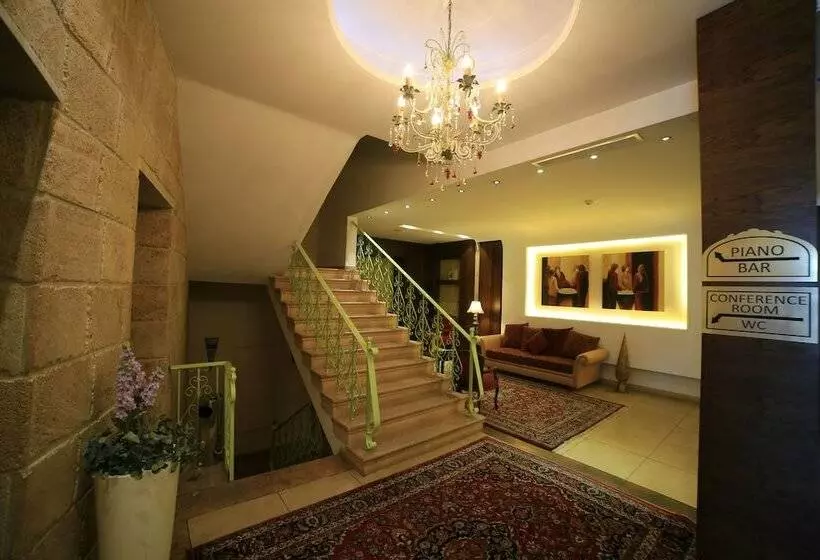 هتل Canari De Byblos