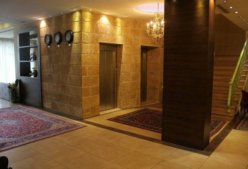 هتل Canari De Byblos