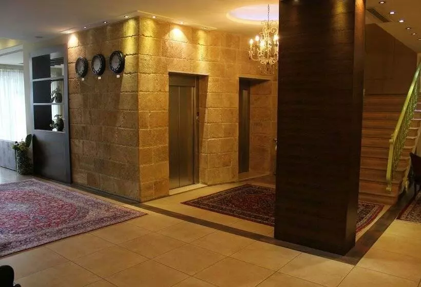 هتل Canari De Byblos