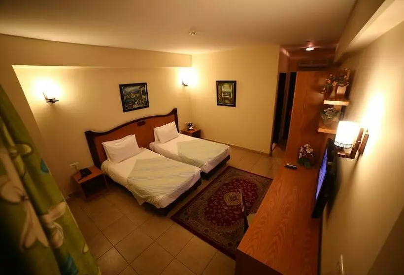 هتل Canari De Byblos