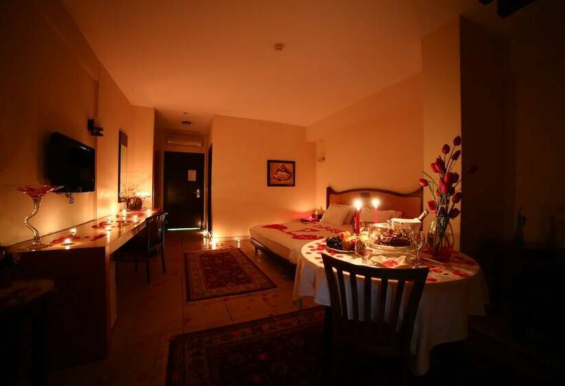 هتل Canari De Byblos