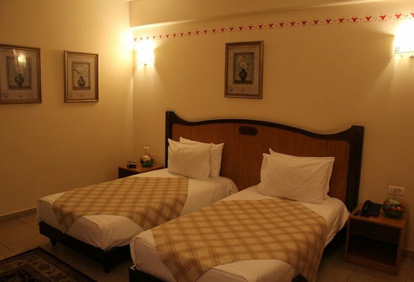 هتل Canari De Byblos