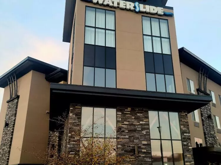 酒店 Comfort Suites Kelowna