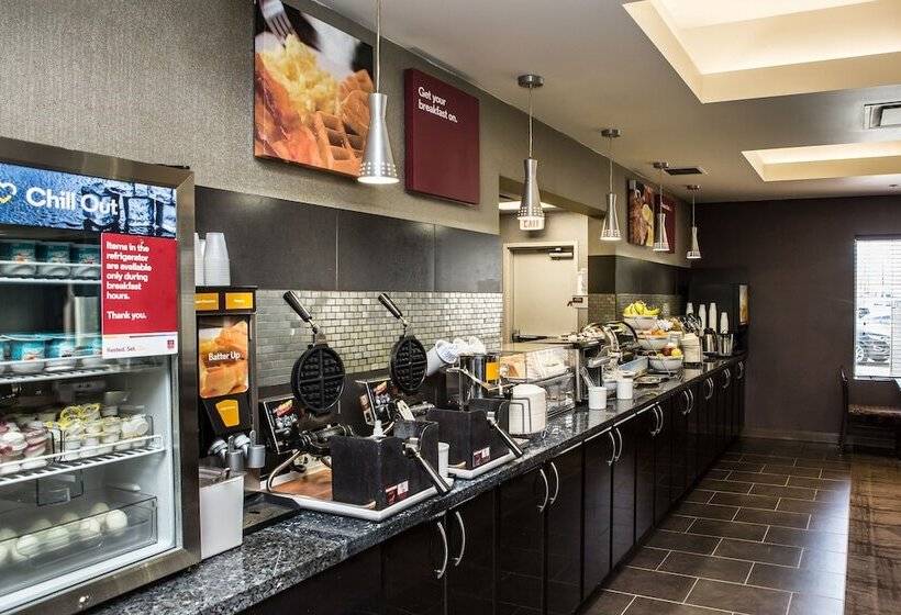 酒店 Comfort Suites Kelowna