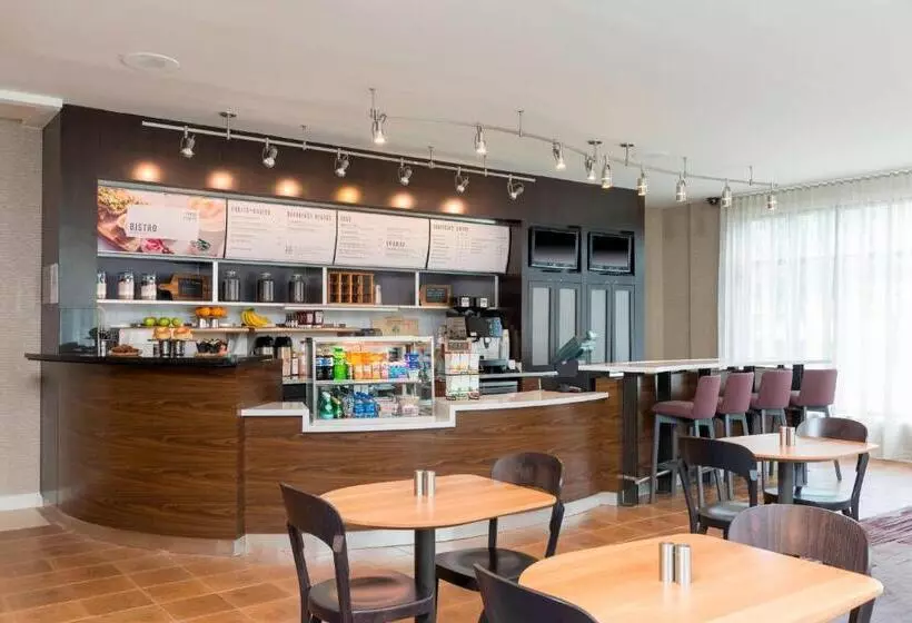 هتل Courtyard Louisville Downtown