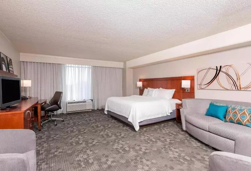 هتل Courtyard Louisville Downtown