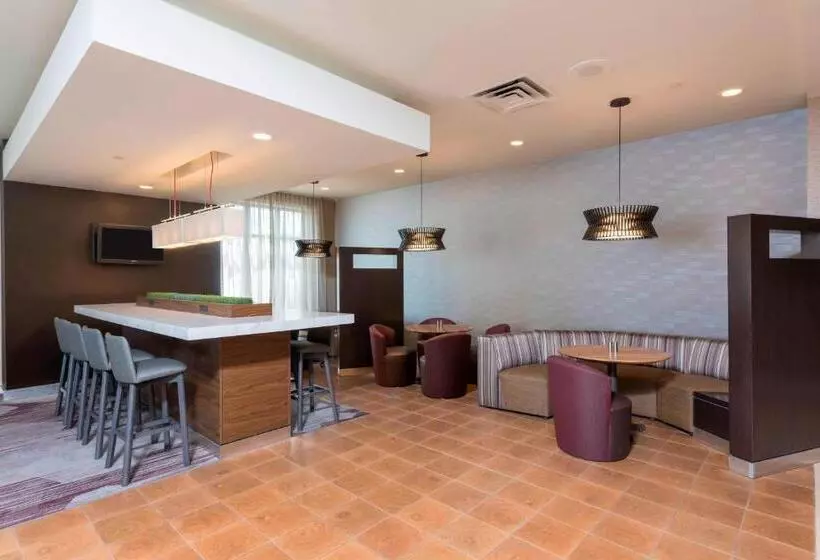 هتل Courtyard Louisville Downtown