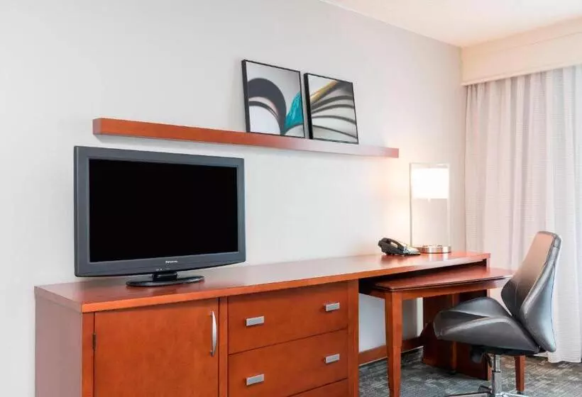هتل Courtyard Louisville Downtown
