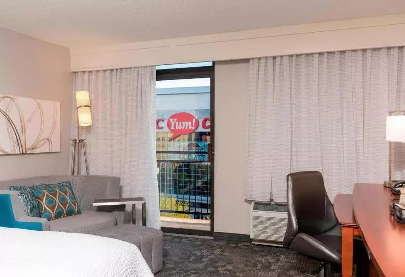 هتل Courtyard Louisville Downtown