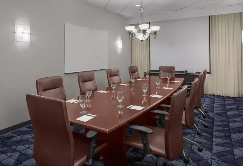 호텔 Courtyard Tampa Oldsmar