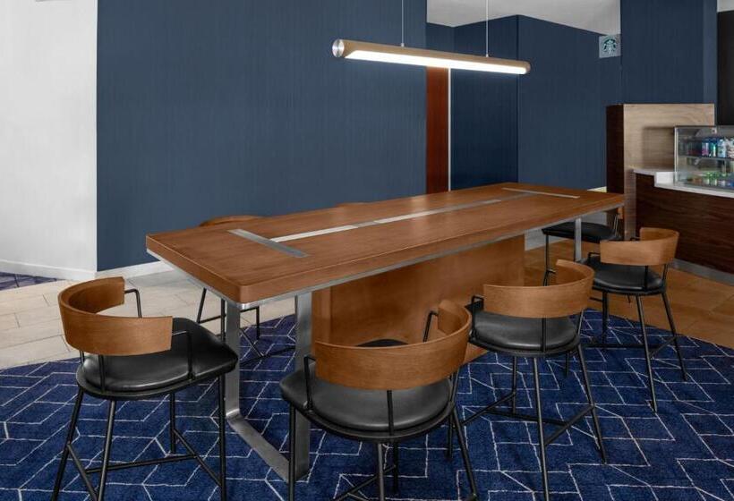 호텔 Courtyard Tampa Oldsmar