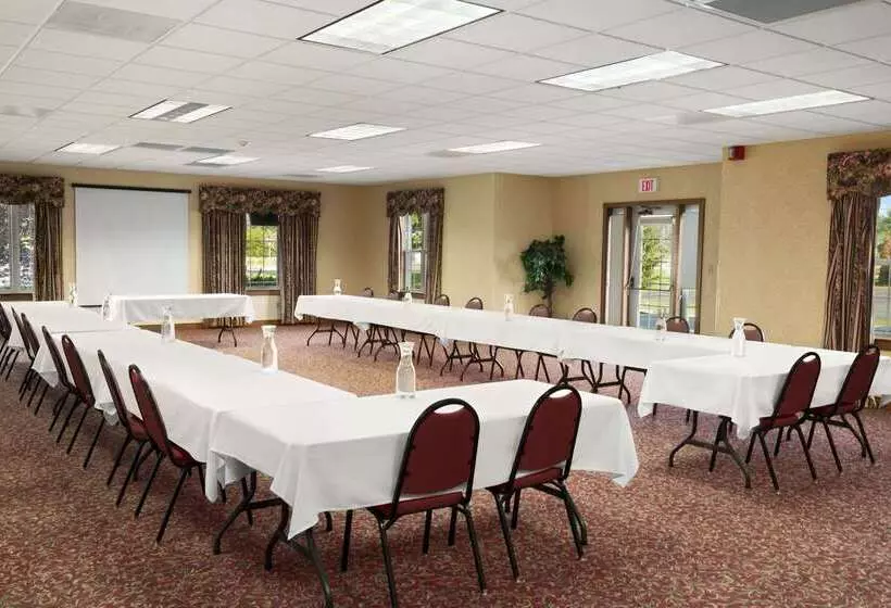 호텔 Days Inn By Wyndham Grayling