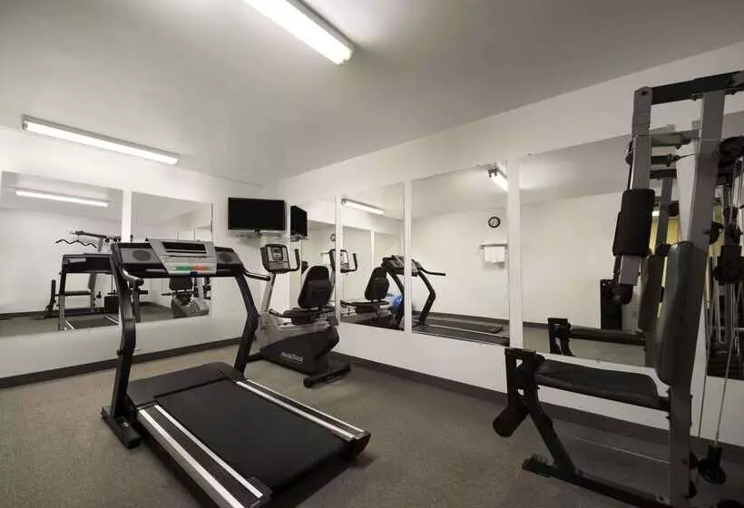 호텔 Days Inn By Wyndham Grayling