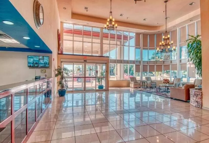 Отель Express Inn & Suites