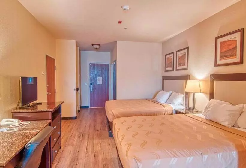 Отель Express Inn & Suites