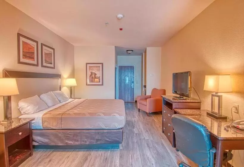 Отель Express Inn & Suites