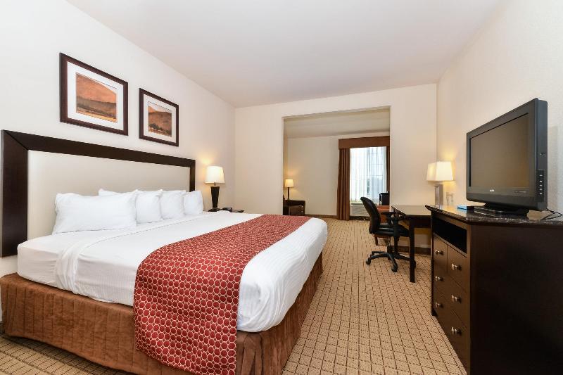 בית מלון כפרי Express Inn & Suites