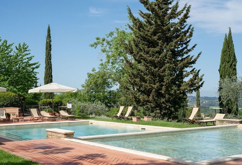 فندق Fonte De  Medici