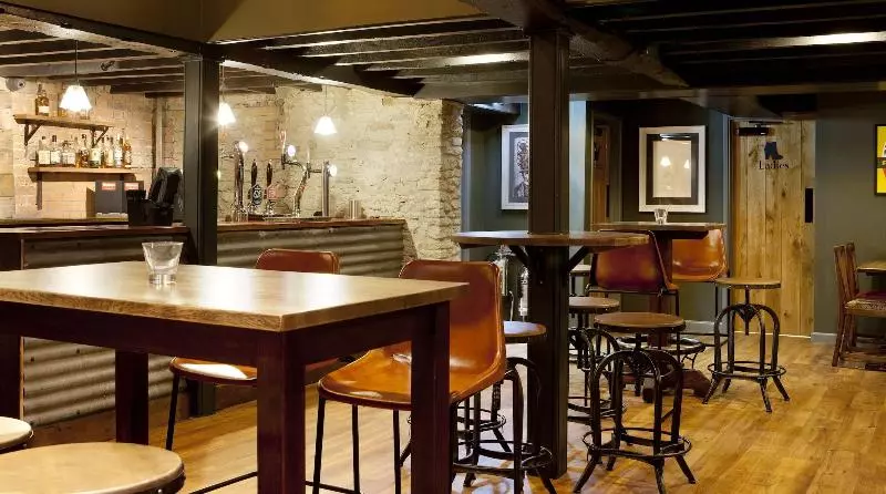 George Hotel & Granary