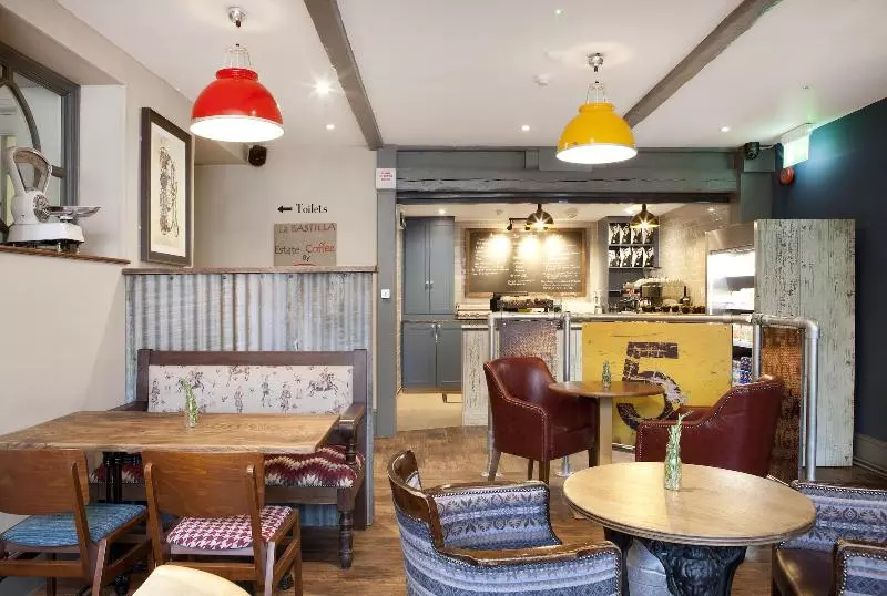 George Hotel & Granary