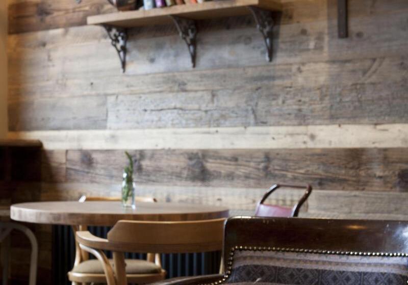 George Hotel & Granary