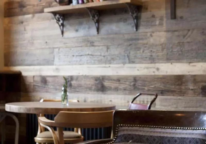 George Hotel & Granary