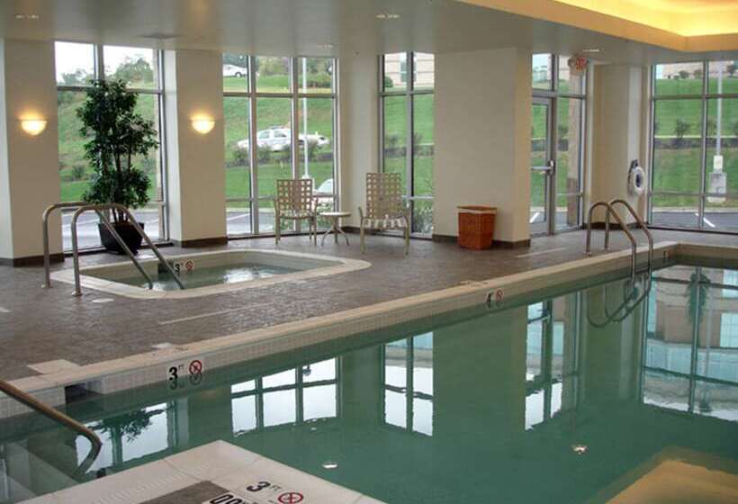 Отель Hampton Inn & Suites Pittsburghmeadow Lands