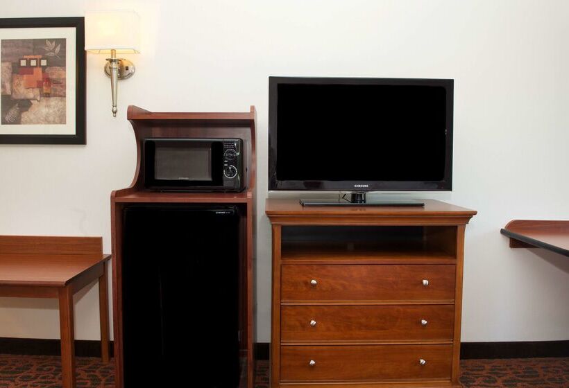 Отель Hampton Inn & Suites Pittsburghmeadow Lands