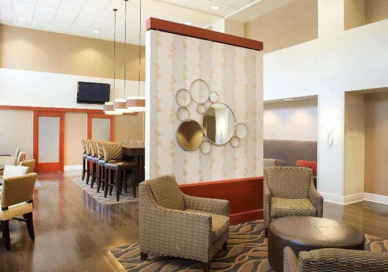 Отель Hampton Inn & Suites Pittsburghmeadow Lands