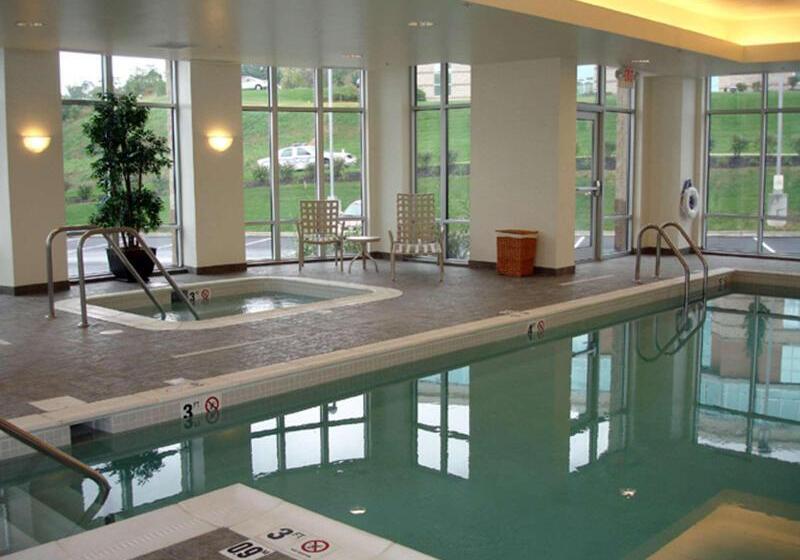 Отель Hampton Inn & Suites Pittsburghmeadow Lands