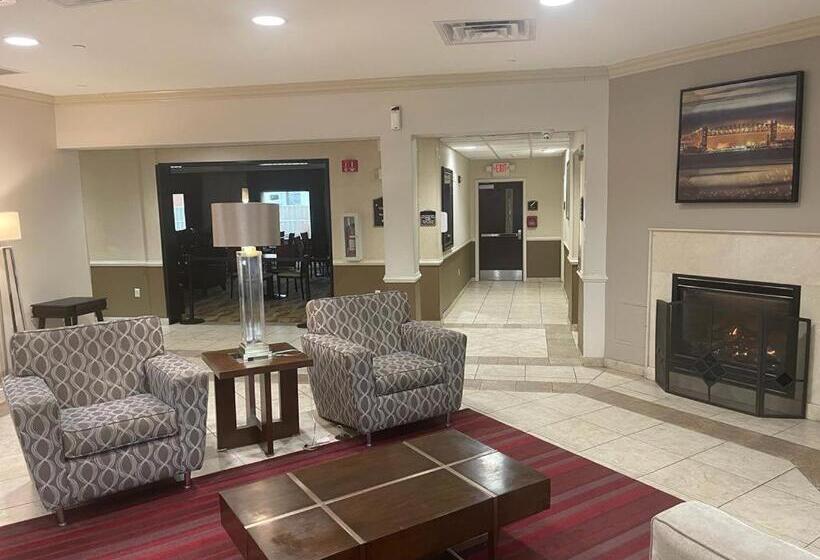 هتل Spark By Hilton Rahway