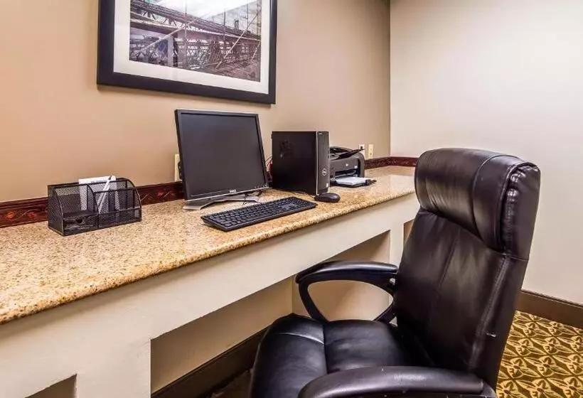 בית מלון כפרי Spark By Hilton Rahway