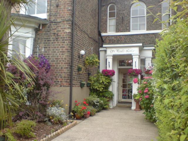 בית מלון כפרי St Paul S Lodge