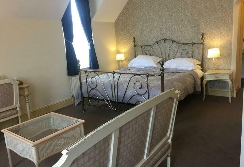 בית מלון כפרי The Beaumont Accommodation