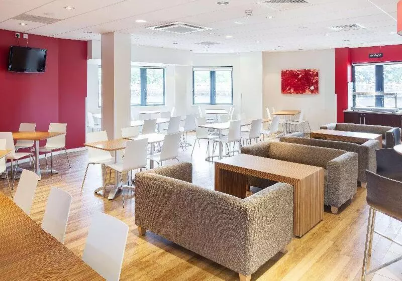 호텔 Travelodge Maidstone Central