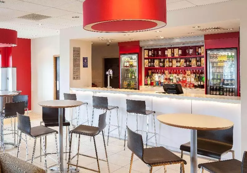 호텔 Travelodge Maidstone Central