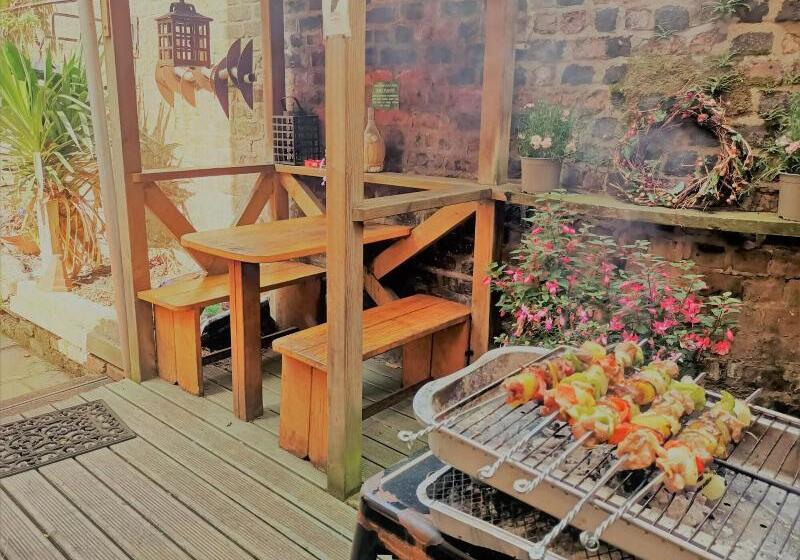 فندق صغير Embassie Backpackers