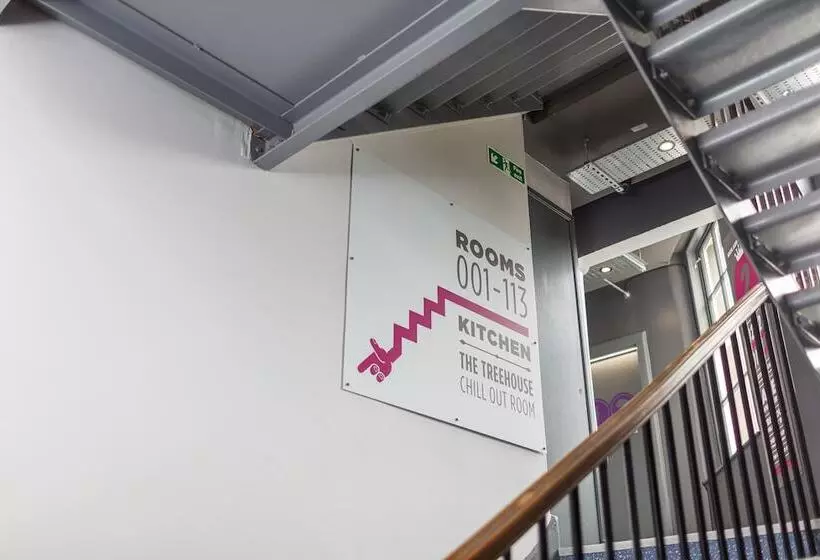 Общежитие Kick Ass Greyfriars