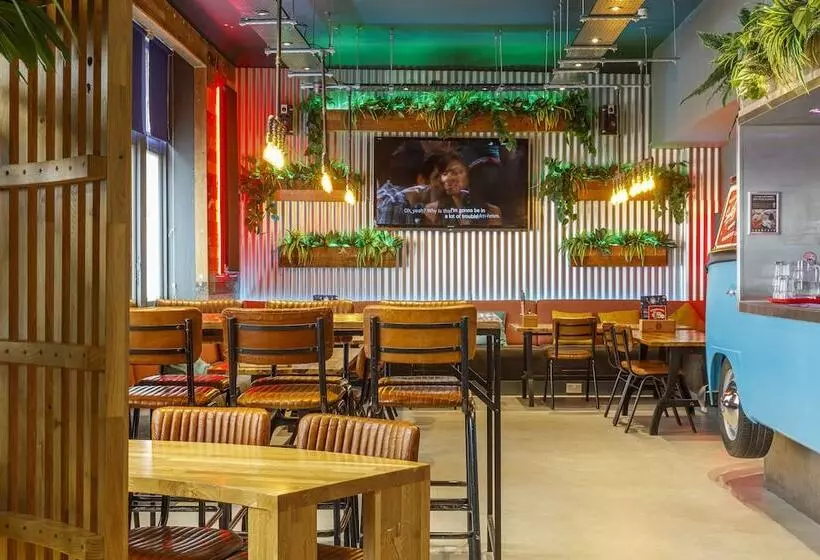 Общежитие Kick Ass Greyfriars