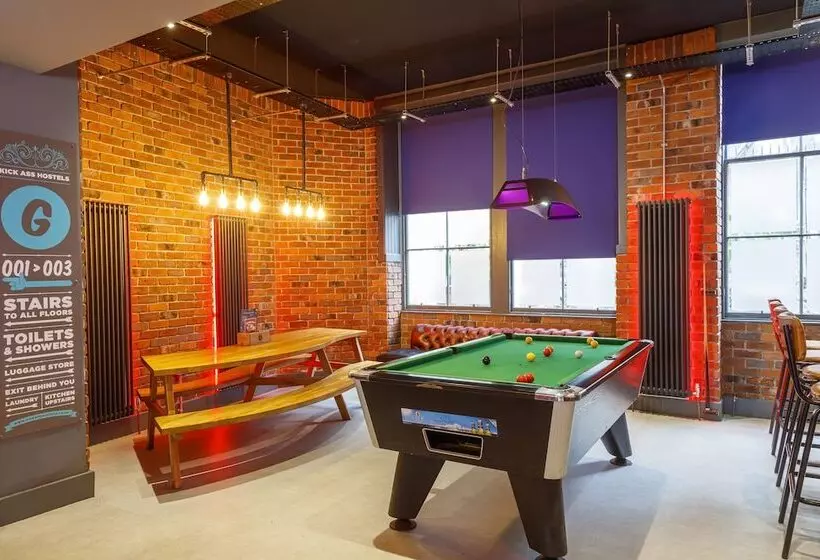 Общежитие Kick Ass Greyfriars