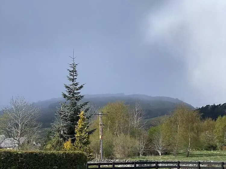 Aamiaismajoitus (B&B) Aslaich