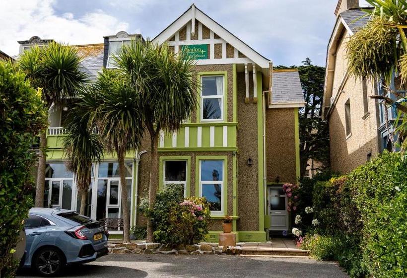 Bed and Breakfast Avalon Guest House