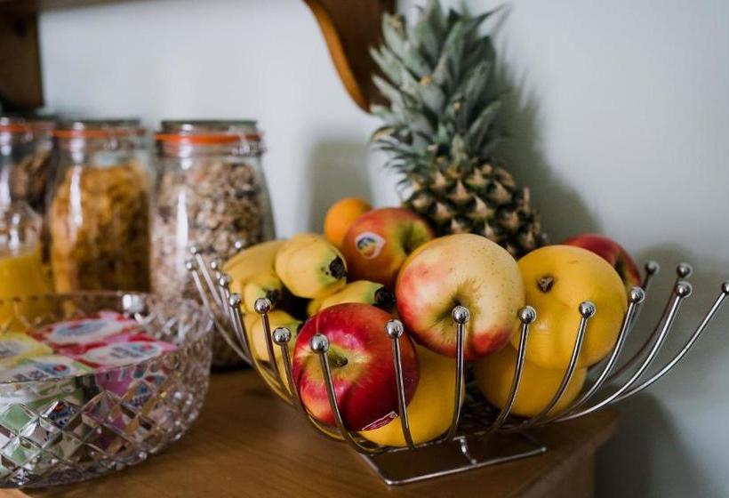 Bed and Breakfast Avalon Guest House