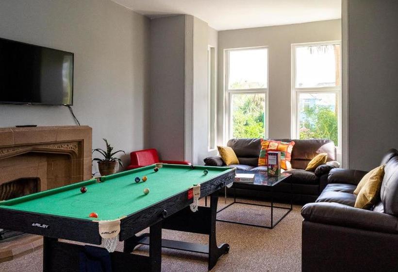 Bed and Breakfast Avalon Guest House