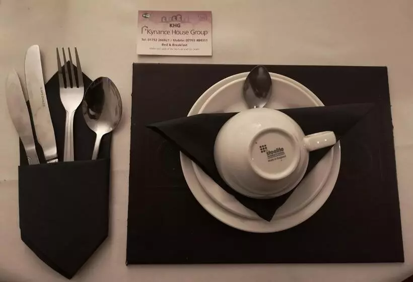 تختخواب و صبحانه The Kynance House On Plymouth Hoe ,26 Ensuite Rooms